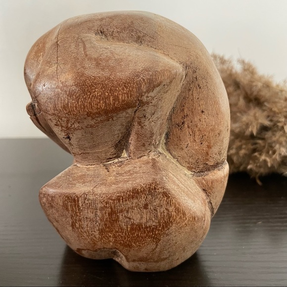 Wood Statue of a Man Crying - Picture 4 of 7